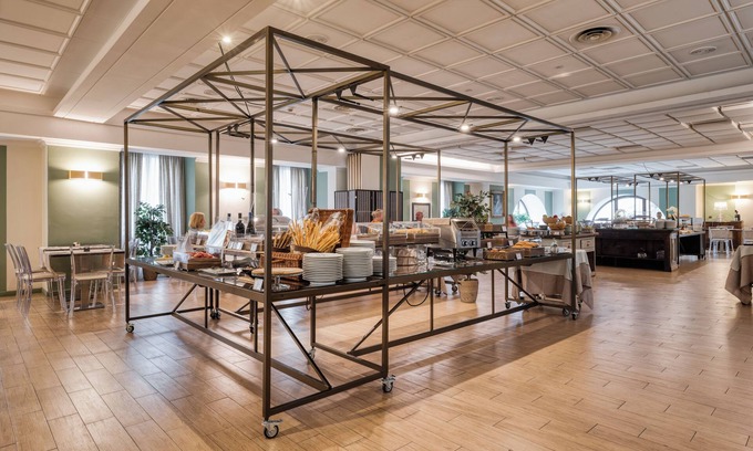 Historic Centre Hotel | Experience Concord Hotel: 4-Star Comfort with Spa & Dining