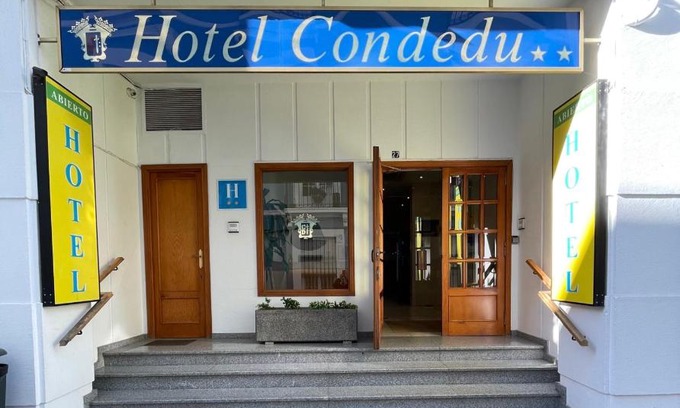 Badajoz Old Town Hotel | Pet-Friendly Condedu: Family Comfort and Accessibility Awaits