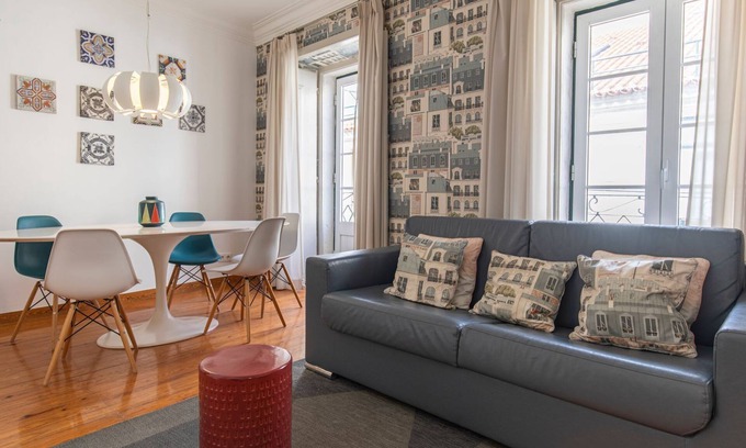 Sacramento Apartment | Family-Friendly Condessa 2BDR Duplex with Kitchen Amenities