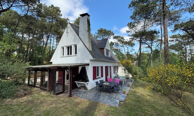 Condette Villa | Discover Condette-Hardelot: Villa by Pine Forest with Pool