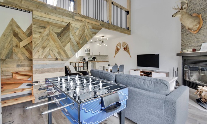 Stoneham Condo | Experience Ski-in/Ski-out Condo in Stoneham, Rated 9.8/10