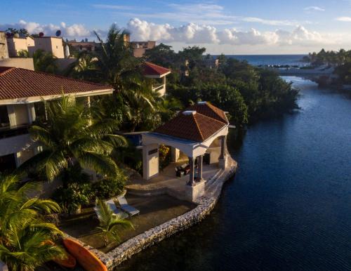 Puerto Aventuras Apartment | Seaside Retreat at Condo Bellmare - 4-Star Paradise