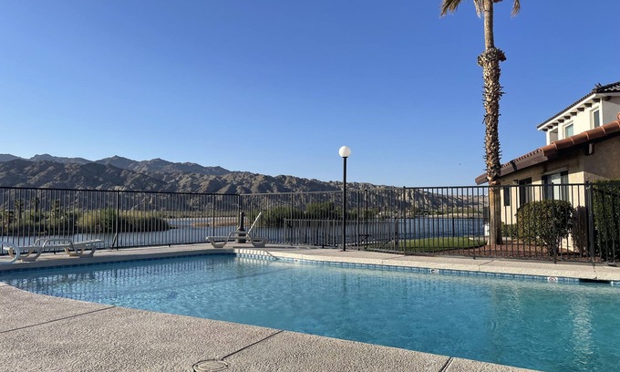 Bullhead City Condo | Riverfront Condo with Pool and Breakfast - Guest Rated 10/10