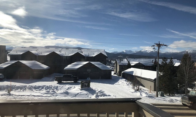 Fraser Condo | Pet-Friendly Condo in Fraser: Perfect for Music Festivals