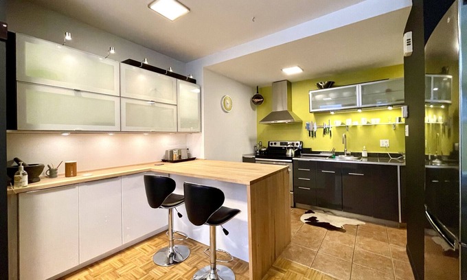 Vieux-Limoilou Condo | Cozy Condo in Limoilou with Parking & Family-Friendly Perks