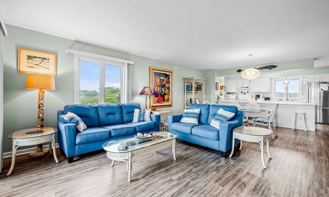 Indian Beach Condo | Beachfront Condo with Pool & Hot Tub at Indian Beach