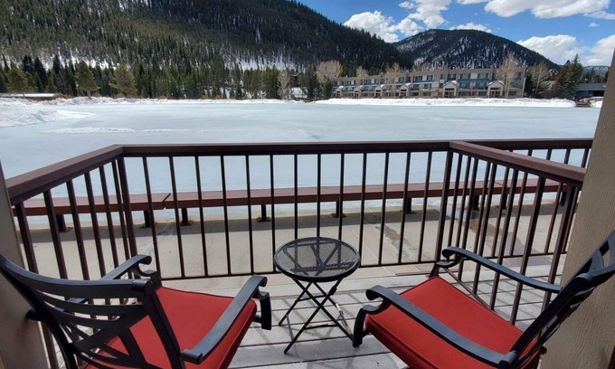 Lakeside Village Condo | Lake View Condo Steps from Slopes with Relaxing Amenities