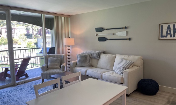 Lakewood Condo | Family-Friendly Condo on the Lake with Kitchen & Perfect Rating