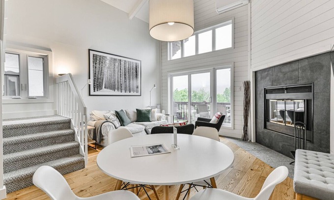 Mont-Tremblant Condo | Condo Overlooking Mont-Tremblant & Lake