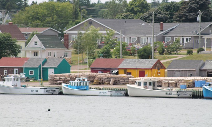 North Rustico Condo | Condo with a view - North Rustico harbor - SALTOFTHEHARBOR #3