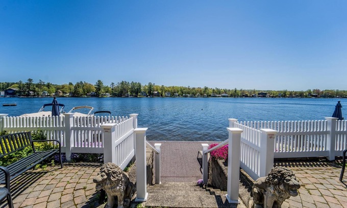 Winnisquam Condo | Wake Up to Beautiful Lake Views at Winnisquam Condo