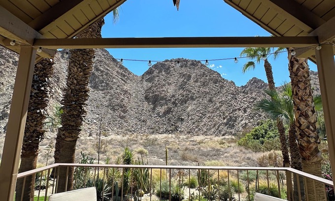 Indian Wells Condo | Scenic Condo with 3 Pools & Guest Rated 9.4