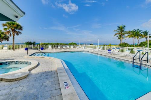 Redington Shores Apartment | Beachfront Retreat at Redington Shores with Pool Access