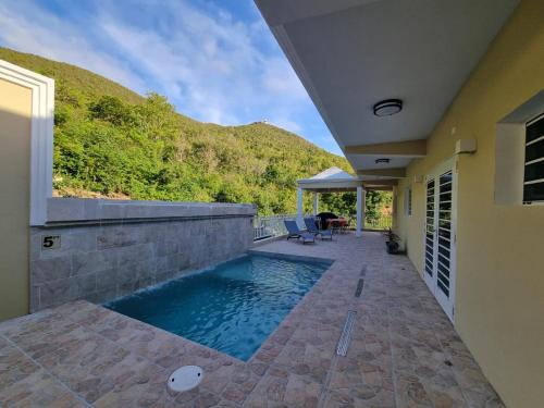 Philipsburg Apartment | Condo with Pool - Sleeps 8 & bbq facilities