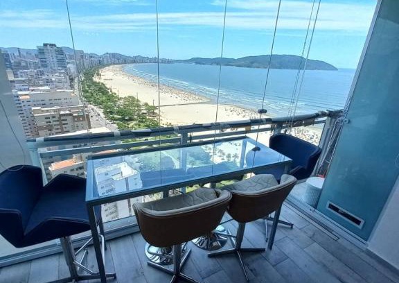 Pompeia Apartment | Beachfront Elegance: 4-Star Getaway with Ocean Views
