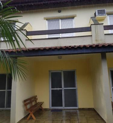Vila Clais House | Cozy Condomínio Guaraciaba: Ocean View & Pet-Friendly Stay
