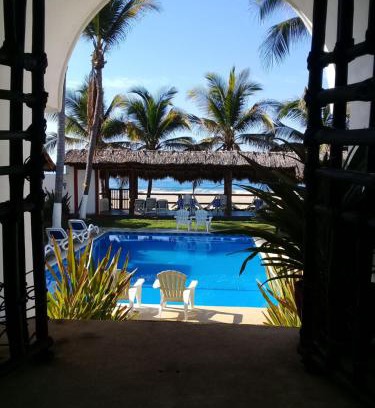 Acapulco Apartment | Experience Excellence at Condominio Gaudi: Oceanfront Oasis