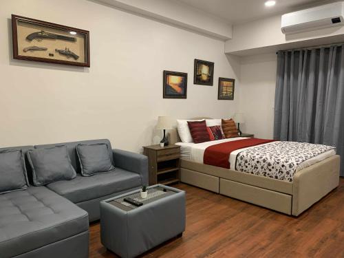 Poblacion District Apartment | Condominium in Ivory Residences