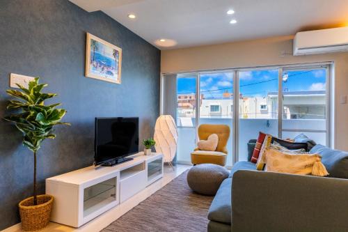 Chatan Hotel | Convenient Condominium Luana Near Miyagi Coast & American Village