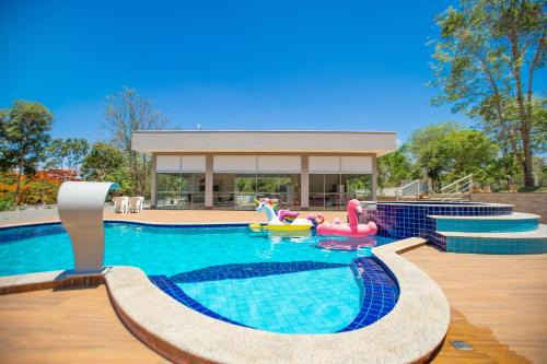 Centro House | Reconnect with Nature at This Pet-Friendly Retreat