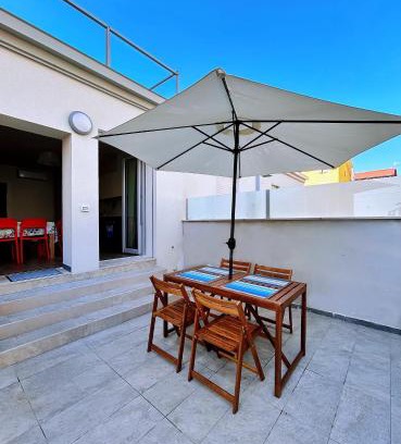 Porto Potenza Picena Apartment | Oceanfront Escape: Conero-Fronte Mare with Private Beach