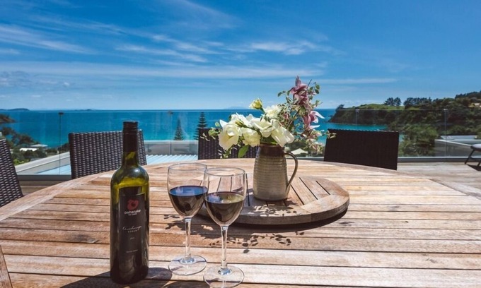 Palm Beach House | Premier Conference Venue with Cozy Guest Suites