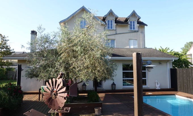 Terrasson-la-Villedieu House | Inviting Maison in Périgord Noir with Private Pool & Kitchen