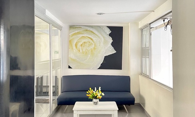 Bucaramanga Apartment | Cozy Apartaloft: Ideal for Travelers with Spa & Kitchen