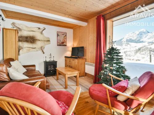Le Chinaillon Apartment | Cozy Apartment Steps from Ski Slopes with Mountain Views