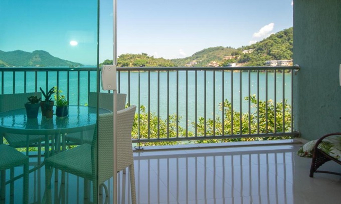 Caieira Apartment | Oceanfront Retreat: Apartment with Breathtaking Views