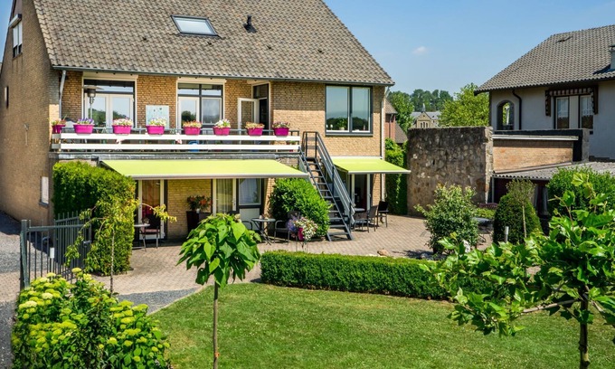 Strucht House | Congenial Holiday Home in Schin op Geul with Garden