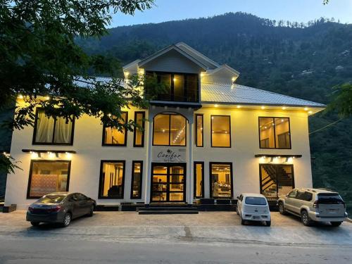 Mahandri Hotel | Conifer hotel and resort