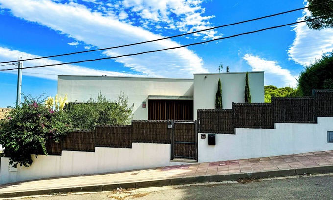Pals Villa | Oceanfront Villa with Private Pool and Spectacular Views