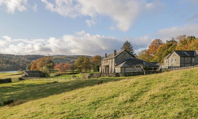 Near Sawrey House | Pet-Friendly Retreat at Coniston with Family Amenities