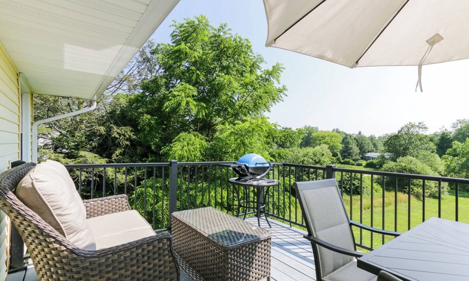 Morris House | Historic Connecticut Retreat: Pet Friendly & Steps to Town!
