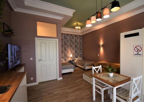 Boxberg Apartment | Comfortable Stay at Connie's Apartments with Breakfast & Accessibility
