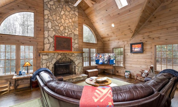 Tynecastle House | Discover Connies Log Cabin: Pet-Friendly Retreat with Spa