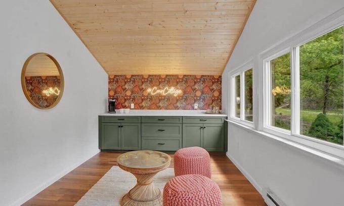 Pocono Summit House | Chic Cono-Cottage: Cozy Retreat in Central Pocono
