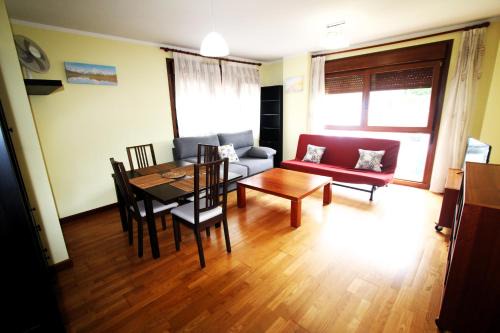 Cangas de Onis Apartment | Experience Cangas de Onis: Oceanfront Family Retreat