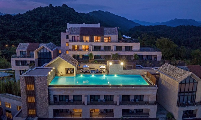 Tonglu County Resort | Exquisite Conrad Hangzhou Tonglu: Top-Rated with Pool & Spa