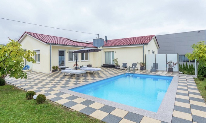 Markdorf Apartment | Inviting Apartment in Markdorf with Pool and Family Perks
