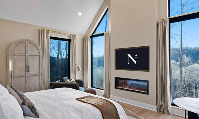 Almont Cabin | Constellation Ursa Major Suite
