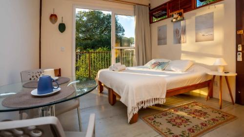 Manguinhos House | Oceanfront Getaway at Contêiner 10 Hospedagem - Rated 9.6