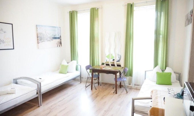Wahring House | Seamless Check-In at Room4You Währing - Rated 9/10