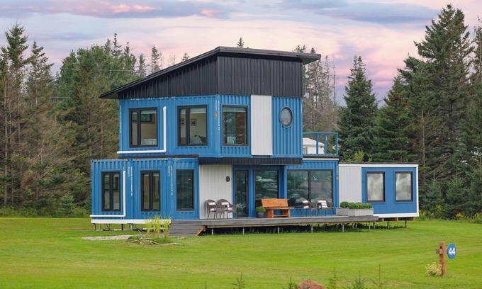 Oyster Bed House | Container by the Sea