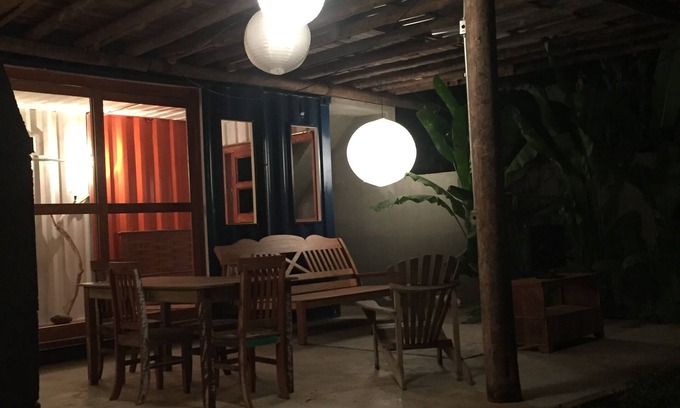 Camburi House | Cozy Container House for 6 in Cocoa/Camburi Hinterland