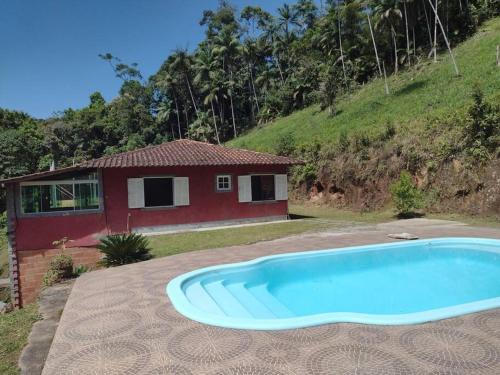 Teresopolis House | Reconnect with Nature: 4-Star Haven with Pool & Pets Welcome