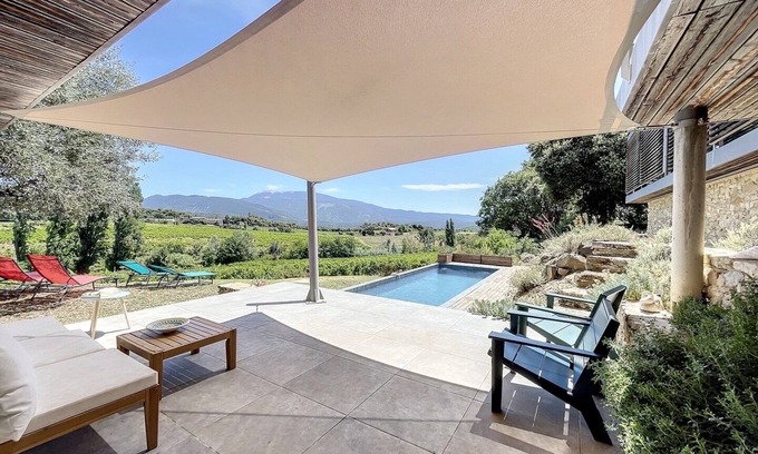 Merindol-les-Oliviers Villa | Modern Villa with Breathtaking Views of Mont Ventoux