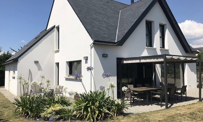 Saint-Pierre-Quiberon House | Elegant House with Pool & Ocean View in Portivy