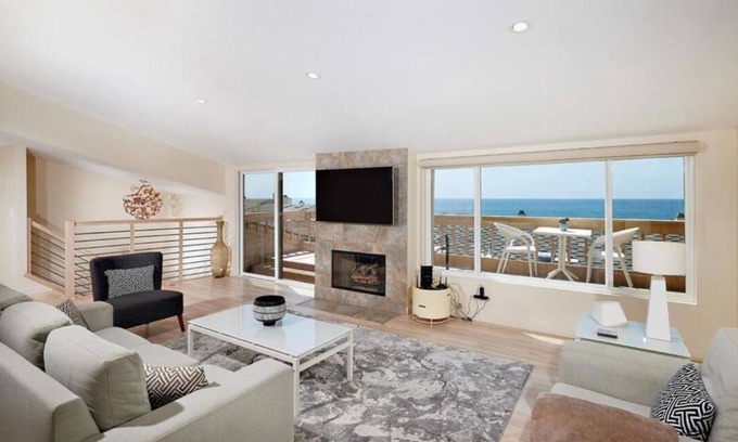Solana Beach House | Stylishly Designed Townhome with Breathtaking Ocean Views